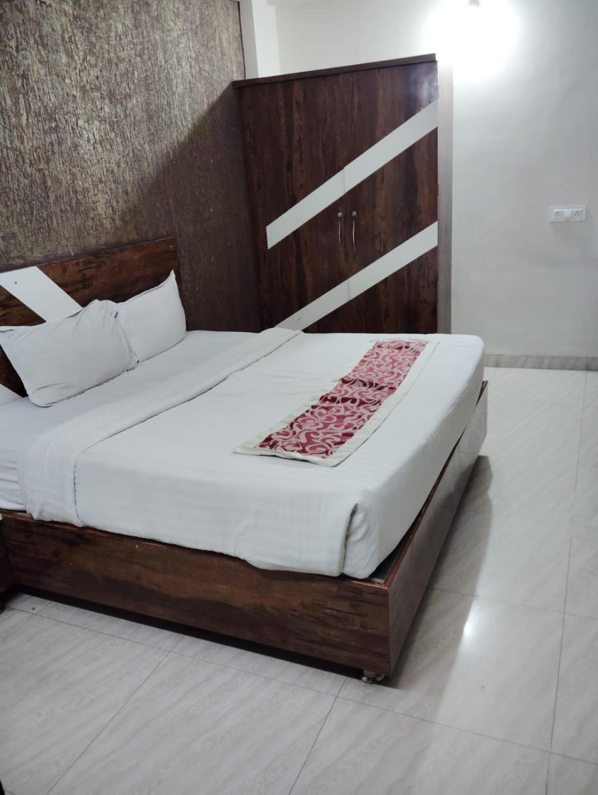 Hotal Zodiac Hotel Indore Exterior photo