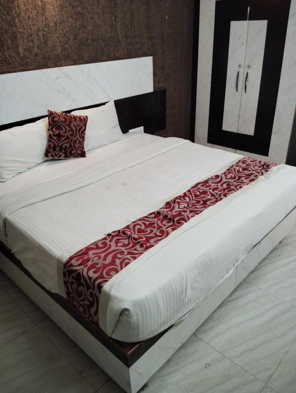 Hotal Zodiac Hotel Indore Exterior photo